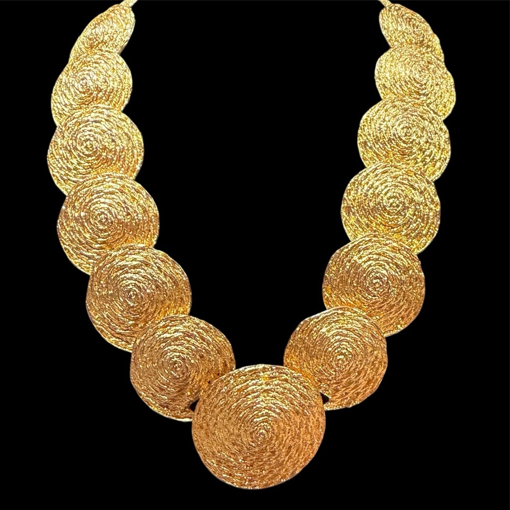 Vintage Textured Gold-tone Spiral Disc Unsigned V-Neck Choker Necklace